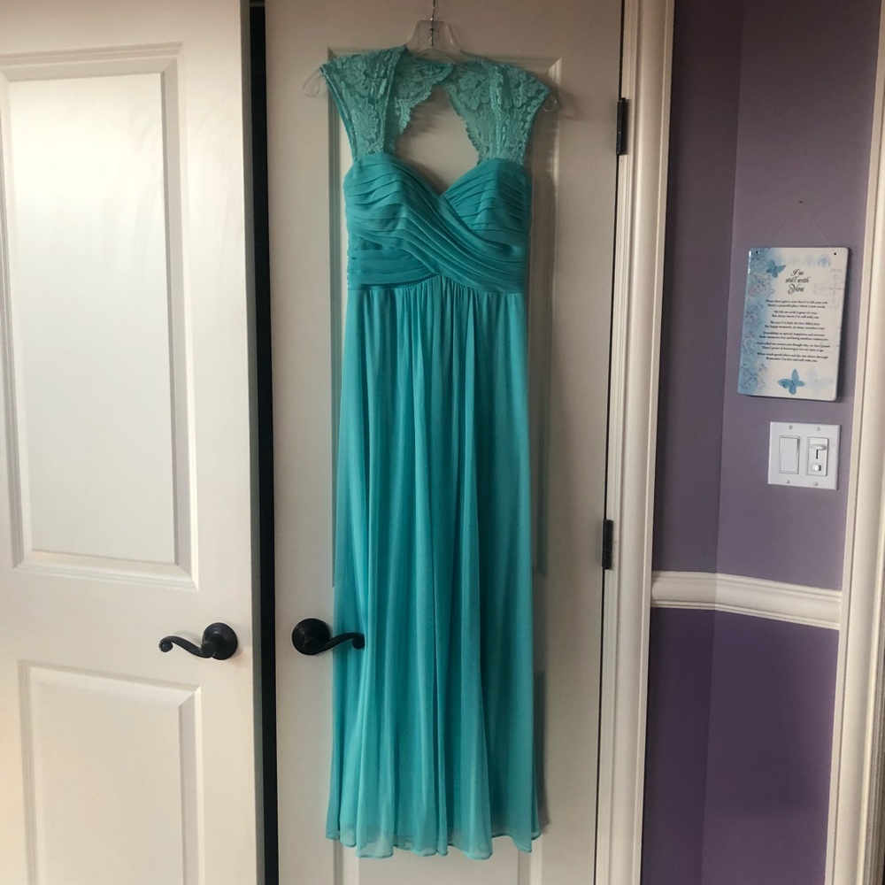 Dress - Cap-Sleeve Lace Pleated Sweetheart Gown